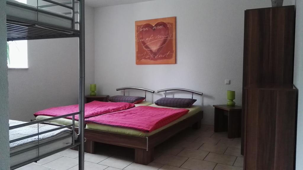 Feriendomizil-Roger-Wohnung-1 Leipzig Bagian luar foto